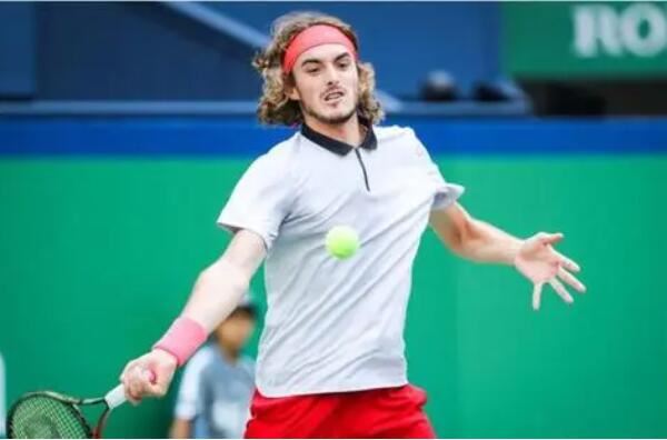 莱奥一剑封喉，AC米兰1-0复仇拉齐奥，登顶意甲积分榜坐山观虎斗