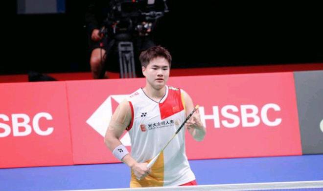 关键时刻挺身而出，帕罗特是爱尔兰首位世预赛客场戴帽的球员