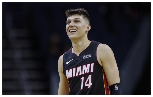 德佩荷兰队史自然年客场进球数第2，仅次于范巴斯滕