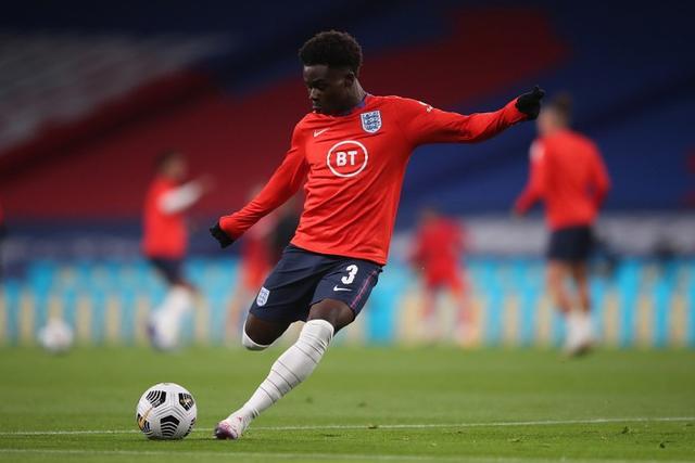 意媒：铃木彩艳可能因为手部骨折缺阵三个月，明年2至3月复出